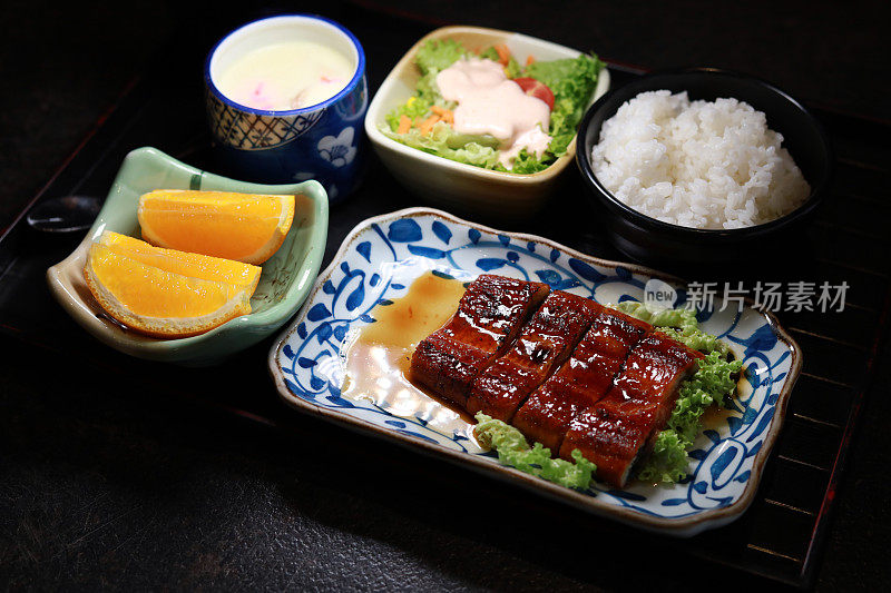 Unagi don或烤鳗鱼饭便当